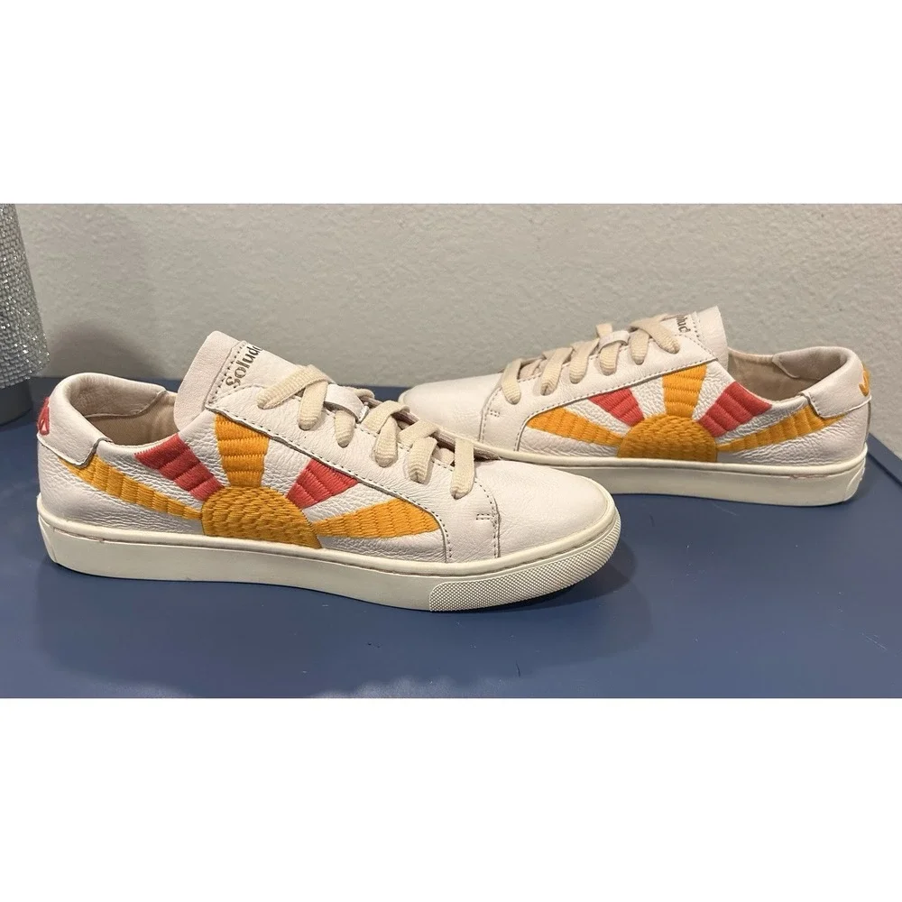 Soludos Embroidered Leather Rainbow Wave Ibiza Sneakers Womens‎ Sz 8 Sunburst